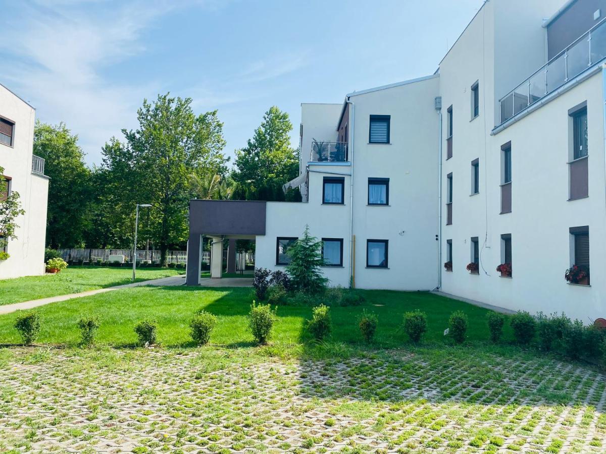 Liszt Ferenc Apartments Kecskemét Exterior foto